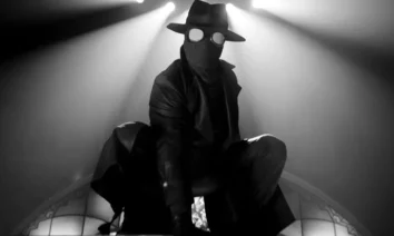 Spider-Noir em cena do teaser da série da Prime Video, com visual em preto e branco e estética inspirada no cinema noir