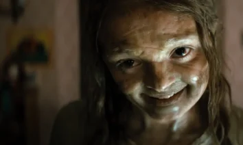 Cena assustadora do primeiro trailer de Maldição da Múmia, novo filme de terror dirigido por Lee Cronin