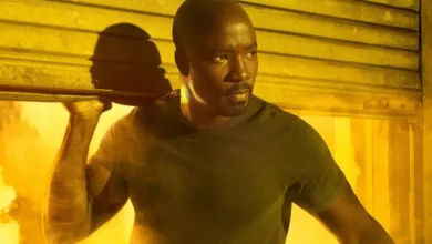 Mike Colter em Luke Cage (2016) em cena destacada no trailer final de Luke Cage (2016)