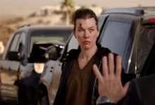 Milla Jovovich ferida em cena de ação de A Vingadora (2025), dirigida por Adrian Grunberg