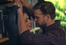 Rachel Weisz e Leo Woodall em cena intensa da minissérie Vladimir (2026), que estreia em 5 de março de 2026.