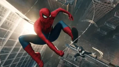 Trailer de Homem-Aranha: Um Novo Dia mostra o herói balançando entre prédios enquanto enfrenta inimigo em cena de ação