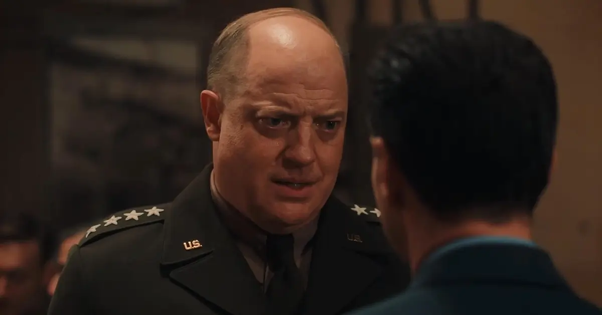 Brendan Fraser como Dwight D. Eisenhower em cena do filme Pressão (2026)