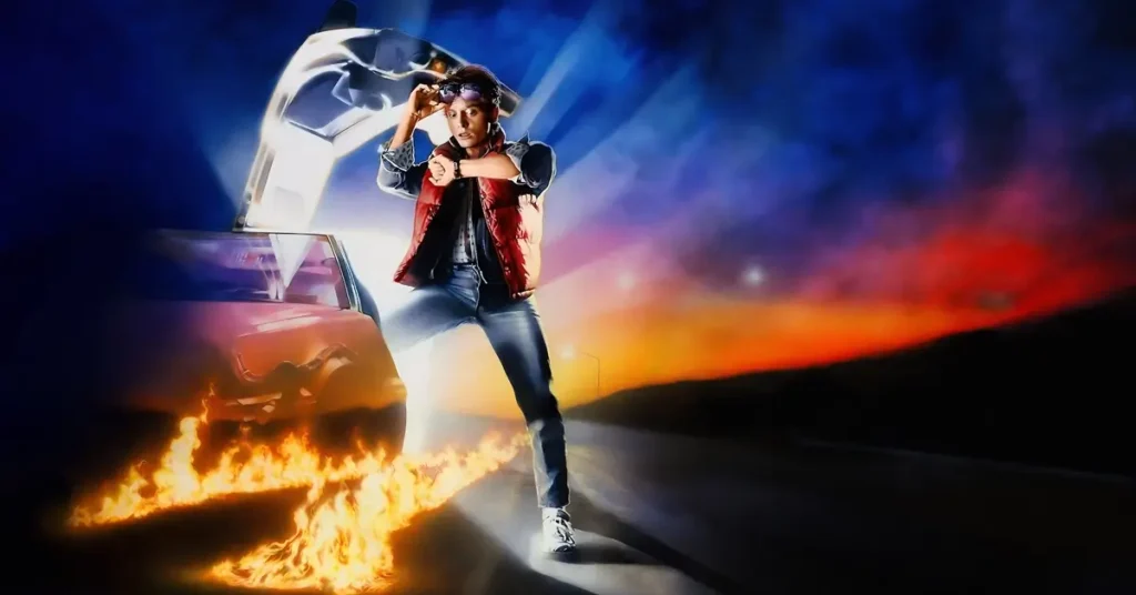 Michael J. Fox como Marty McFly em De Volta para o Futuro (1985), ao lado do DeLorean em cena icônica.