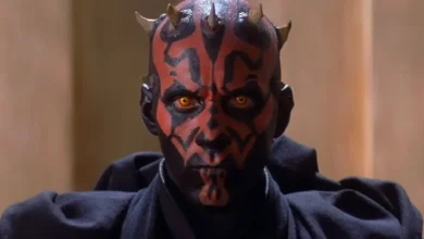 Quem é Darth Maul no universo de Star Wars: close do vilão com tatuagens Sith em A Ameaça Fantasma