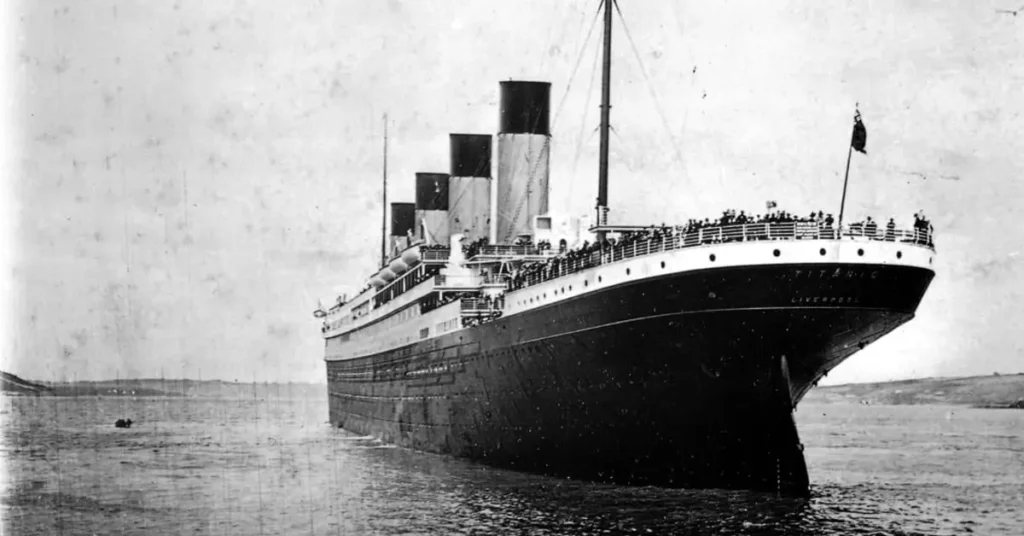 Cena do filme Saved from the Titanic (1912), primeira produção sobre o naufrágio do RMS Titanic