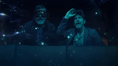 the boroughs serie 2026 Alfred Molina e Denis O’Hare em cena de The Boroughs (2026), série da Netflix com elementos sobrenaturais e ficção científica