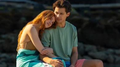 Sadie Soverall e Matt Cornett em cena romântica da série Depois Daquele Ano (Every Year After), produção original do Prime Video lançada em 2026