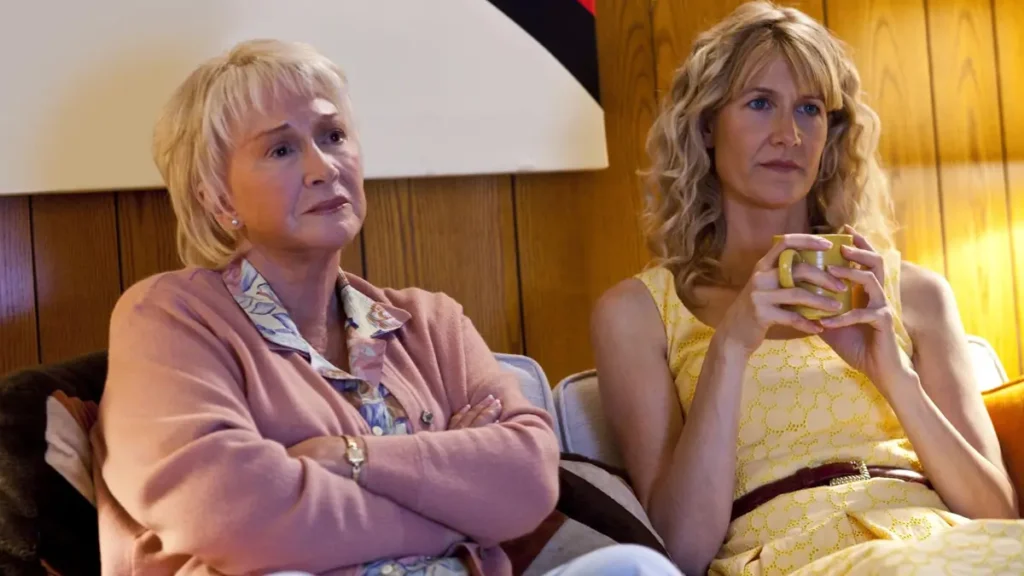 Laura Dern e Diane Ladd em cena de Coração Selvagem (1990), filme dirigido por David Lynch em que mãe e filha atuam juntas.