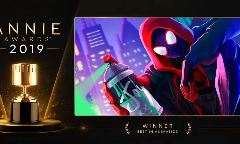 Arte promocional do Annie Awards 2019 destacando Homem-Aranha no Aranhaverso como vencedor de Melhor Animação.