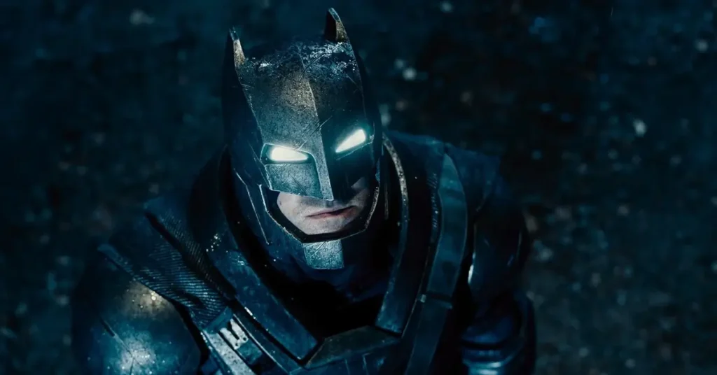 Ben Affleck caracterizado como Batman em cena de Batman vs Superman: A Origem da Justiça.