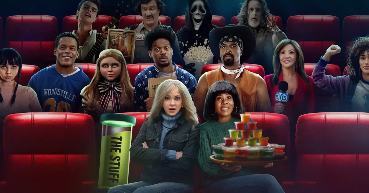 Imagem promocional de Todo Mundo em Pânico (2026) com personagens de terror em uma sala de cinema, destacando o sucesso da bilheteria de Todo Mundo em Pânico (2026).