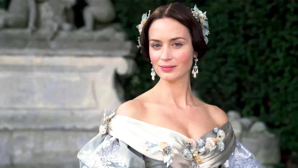 Emily Blunt como a Rainha Vitória em cena do drama histórico A Jovem Rainha Vitória (2009)