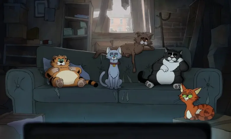Cena da série animada Gatos de Rua (Alley Cats) mostra cinco gatos sentados em um sofá desgastado enquanto assistem televisão em um ambiente escuro e bagunçado.