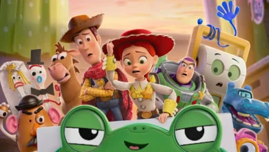 Novos personagens de Toy Story 5 aparecem ao lado de Woody, Jessie, Buzz Lightyear e Bala no Alvo em cena da animação da Pixar