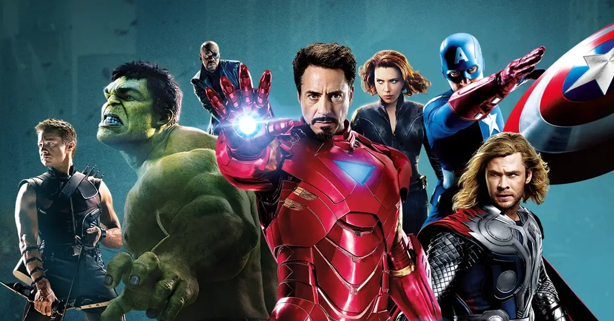 Homem de Ferro, Hulk, Thor, Capitão América, Viúva Negra, Gavião Arqueiro e Nick Fury em montagem da Fase 1 do MCU, período que iniciou o Universo Cinematográfico Marvel entre 2008 e 2012.