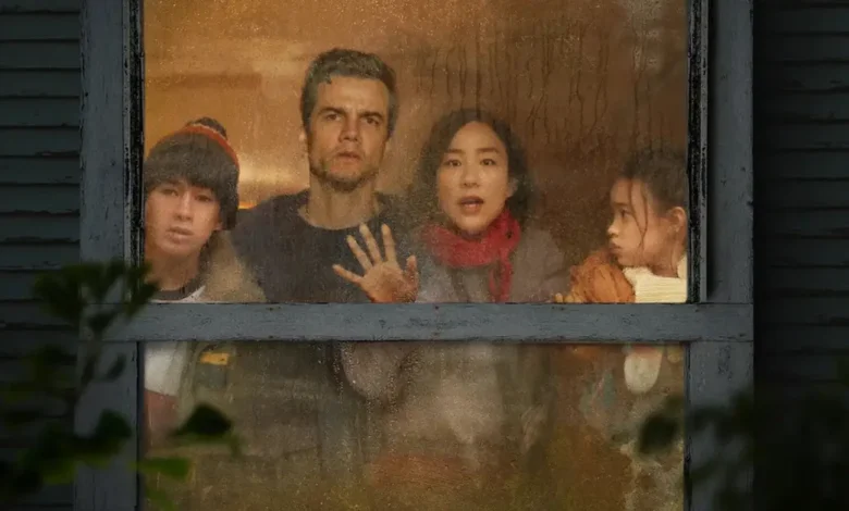 Cena de A Última Casa, thriller de ficção científica estrelado por Wagner Moura e Greta Lee, um dos filmes da Netflix em agosto de 2026.