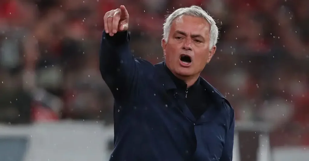 José Mourinho durante a série documental da Netflix sobre sua carreira no futebol.