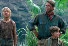 alan grant lex murphy tim murphy jurassic park Alan Grant, Lex Murphy e Tim Murphy sobrevivem aos ataques dos dinossauros em uma cena de Jurassic Park: O Parque dos Dinossauros (1993).