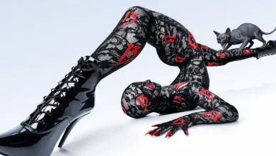 Teaser da temporada 13 de American Horror Story com criatura sombria e estética de terror