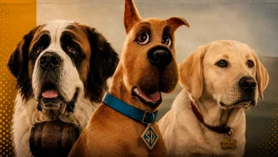 Cachorros mais marcantes do cinema reunidos em arte editorial com São Bernardo, Scooby-Doo e Marley, destacando cães famosos de filmes.