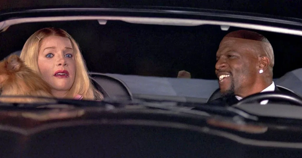 Latrell Spencer, personagem de Terry Crews, canta para Tiffany Wilson em uma das cenas mais icônicas de As Branquelas (2004).