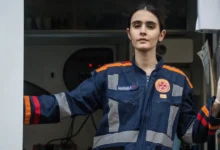 Valentina Herszage como Manuela em Emergência 53, nova série original do Globoplay