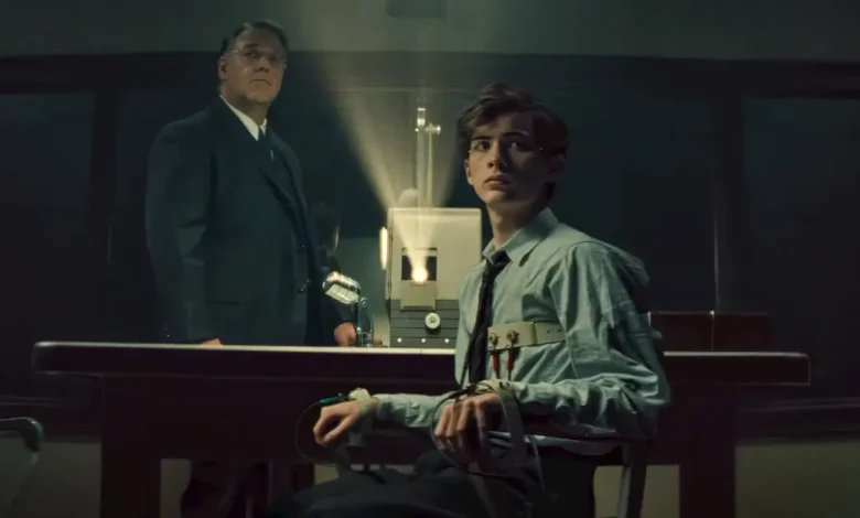 Jacob Tremblay e Russell Crowe em cena de Unabomber, drama baseado em fatos reais entre os filmes da Netflix em setembro de 2026
