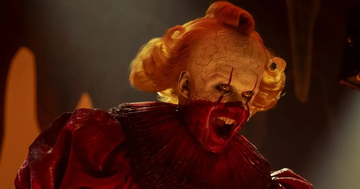 Criatura assustadora de IT: Bem-Vindos a Derry em cena da série da HBO renovada para a segunda temporada