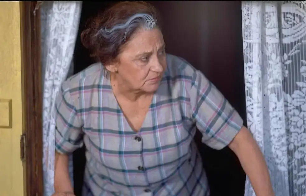 Laura Cardoso interpreta Isaura Araújo na novela Mulheres de Areia, de 1993 — Foto: Cedoc/TV Globo