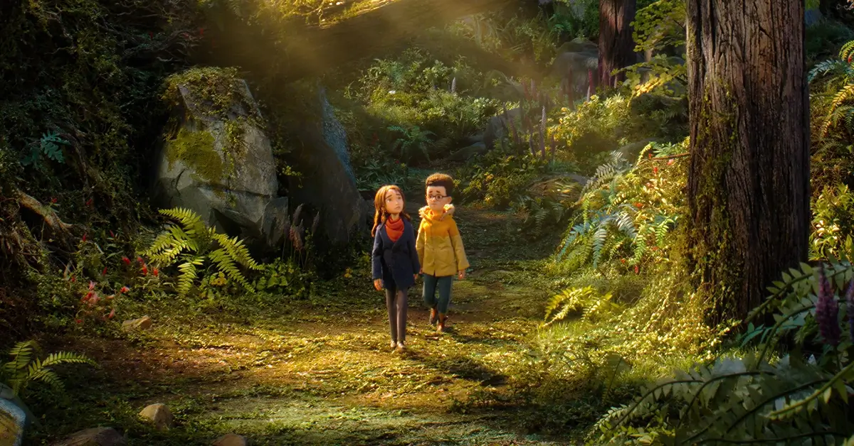 Prue McKeel e Curtis caminham por uma floresta mágica em O Bosque Selvagem (Wildwood), animação em stop-motion dirigida por Travis Knight.