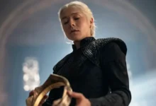 Rhaenyra Targaryen segura sua coroa em cena do teaser do episódio final da 3ª temporada de A Casa do Dragão, divulgado pela HBO Max.
