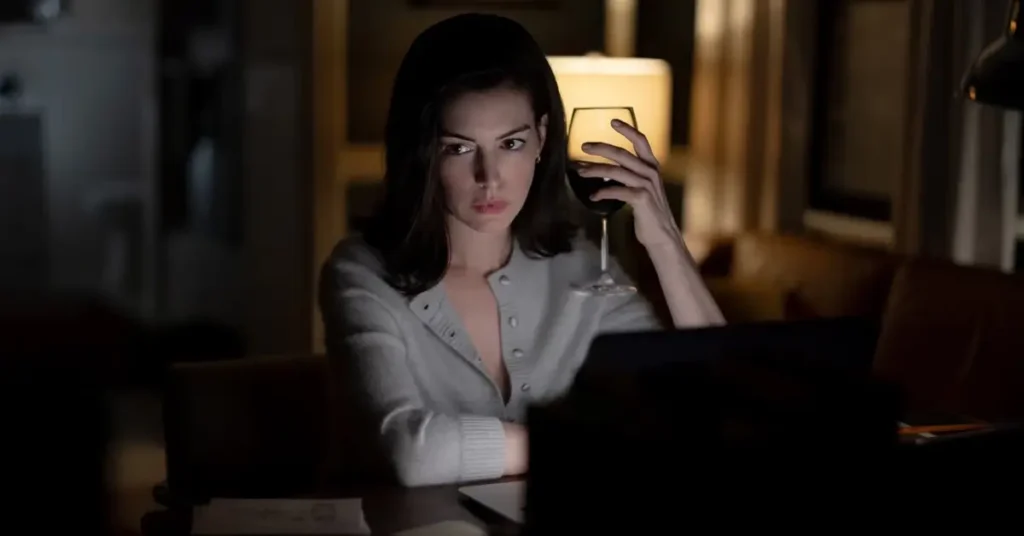 Anne Hathaway como Verity Crawford em cena de Verity (2026)