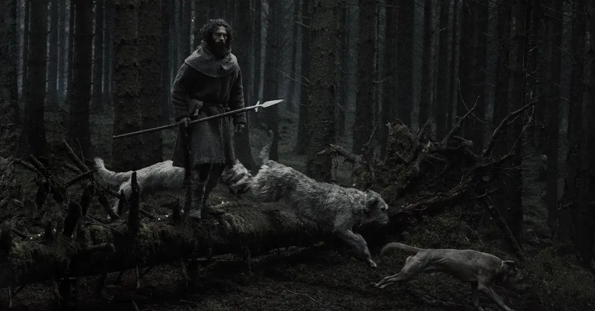 Aaron Taylor-Johnson em novo trailer de Lobis-Homem em floresta medieval