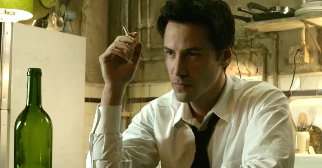 Keanu Reeves como John Constantine no filme Constantine
