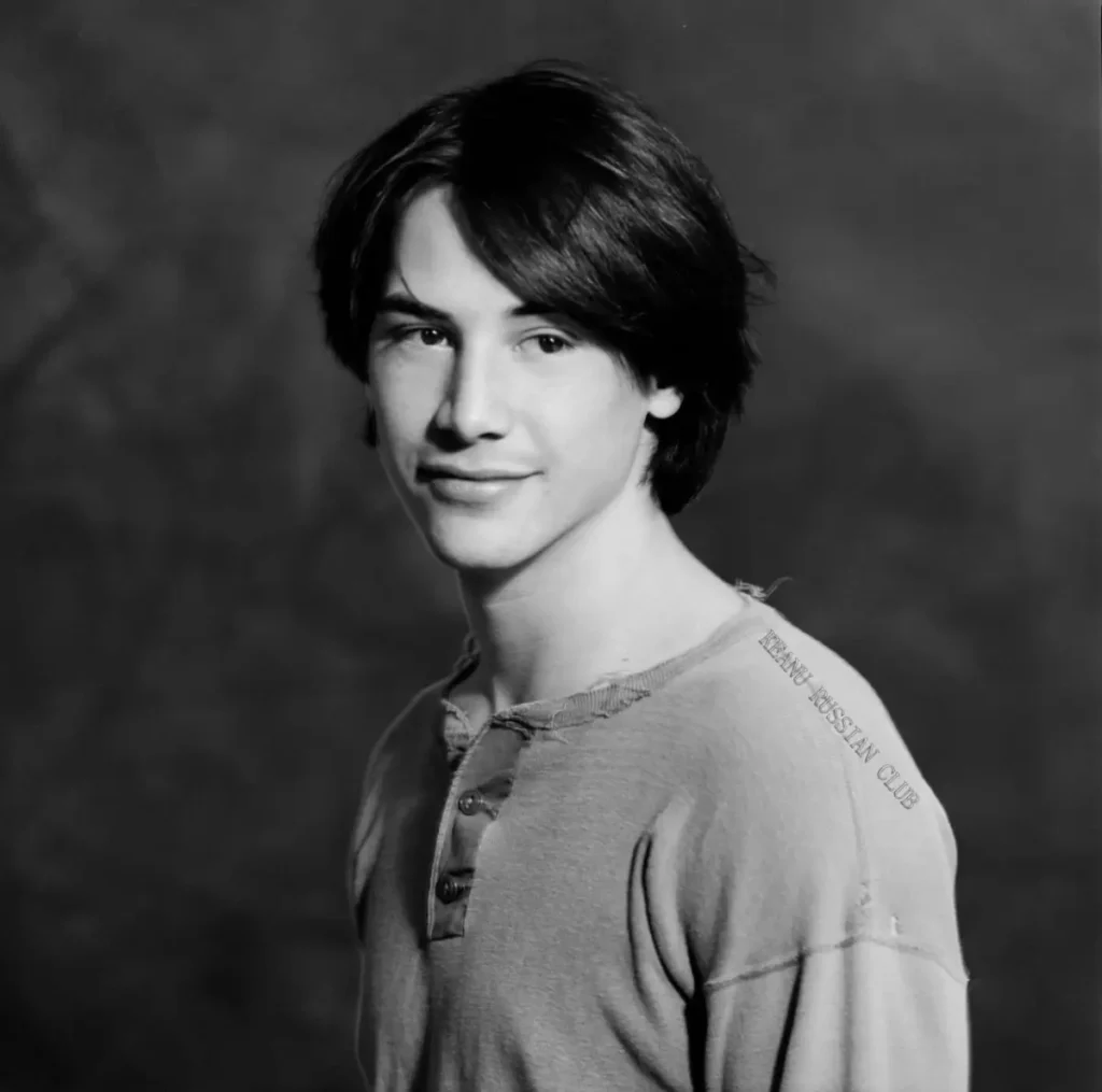 Keanu Reeves no início da carreira como ator nos anos 1980