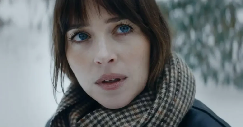 Personagem de Dakota Johnson em Verity (2026), Lowen Ashleigh, em uma cena do filme
