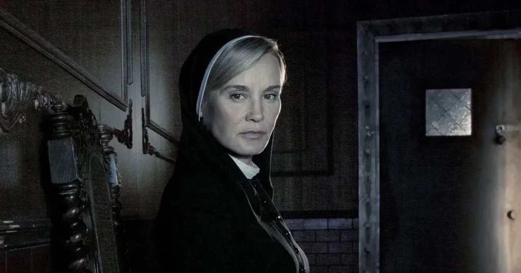 Jessica Lange como Sister Jude em American Horror Story Asylum