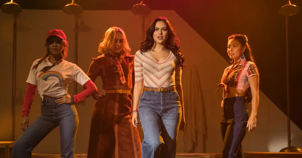 Emilija Baranac em cena da montagem de Carrie: The Musical em Riverdale